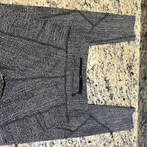 ✨LULULEMON TIGHT STUFF LEGGINGS ✨ - Picture 7 of 13